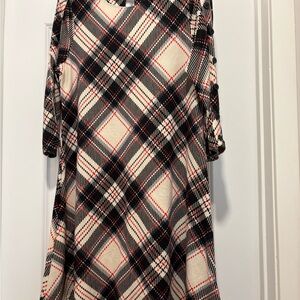 R&K Black and Cream Plaid Long Sleeve Dress Size Medium